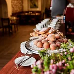 Ratonda Centrum Hotel 4*