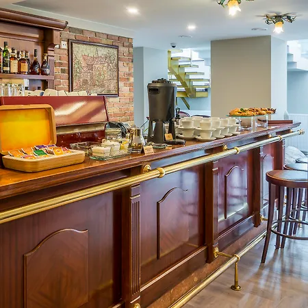 Ratonda Centrum Hotel 4*