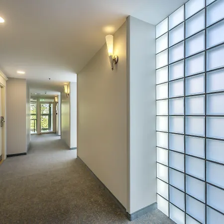 Hotel Ratonda Centrum 4*