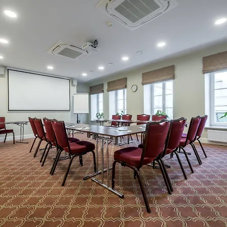 Ratonda Centrum Szálloda 4*