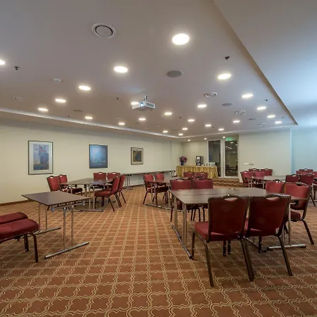 Ratonda Centrum 4*