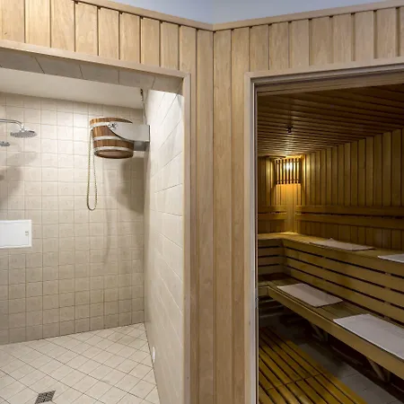 Szálloda Ratonda Centrum 4*