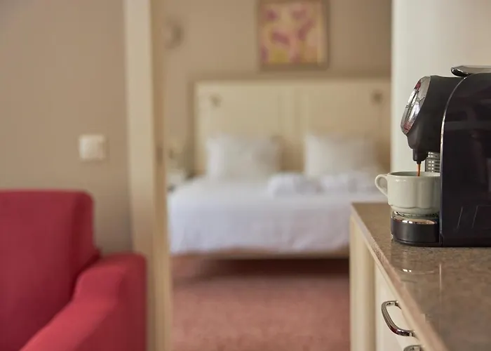 Ratonda Centrum Hotel 4*