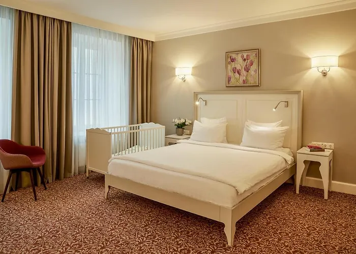 Hotel Ratonda Centrum 4*