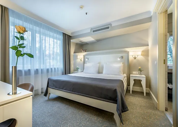 Ratonda Centrum Hotel 4*