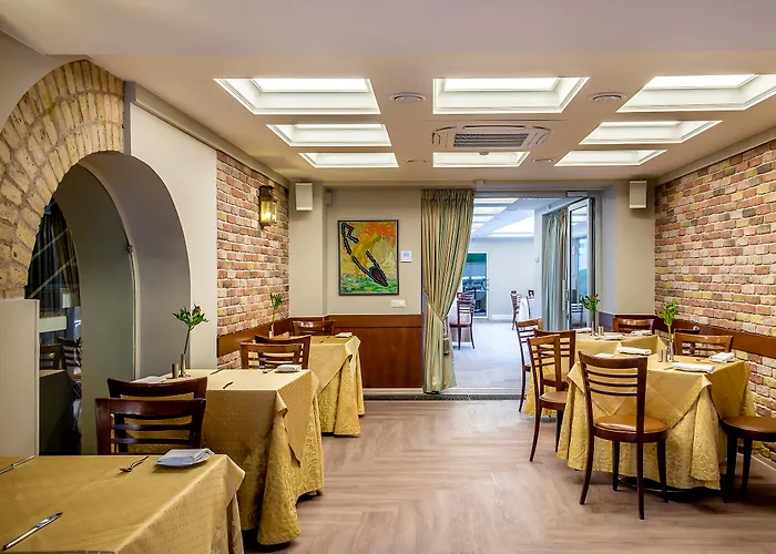 Ratonda Centrum Hotel