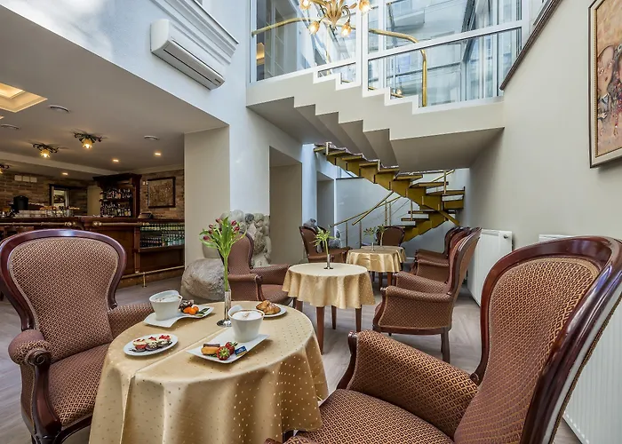 Ratonda Centrum Hotel