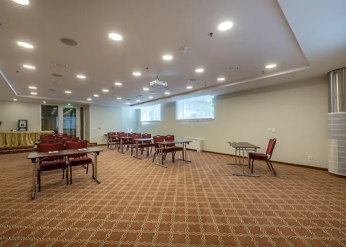 Hotel Ratonda Centrum 4*