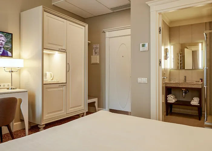 Ratonda Centrum Hotel 4*