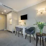 Ratonda Centrum 4*