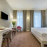 Viešbutis Ratonda Centrum 4*