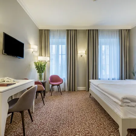 Hotel Ratonda Centrum 4*