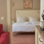 Ratonda Centrum Hotel 4*