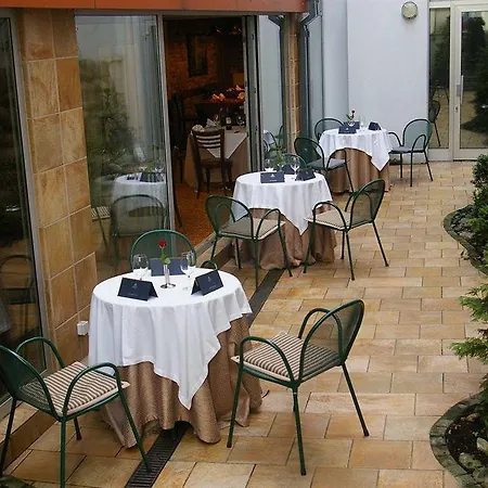 Ratonda Centrum 4*