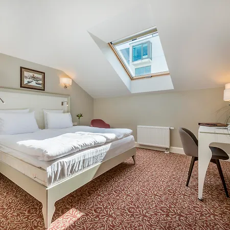 Hotel Ratonda Centrum 4*