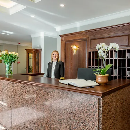 Ratonda Centrum Hotel 4*
