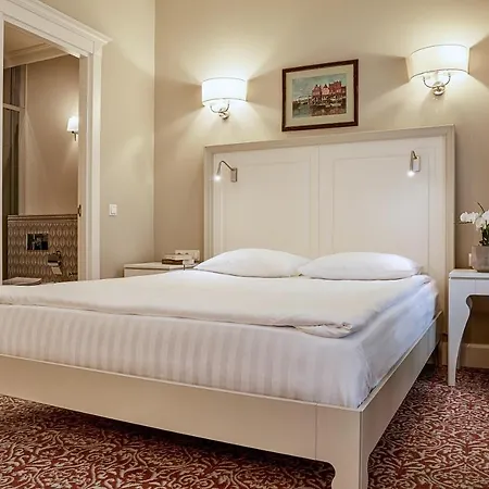 Ratonda Centrum 4*