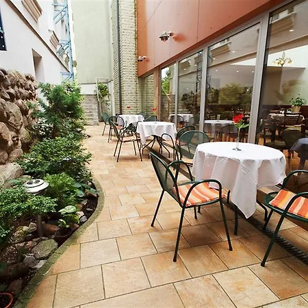 מלון Ratonda Centrum