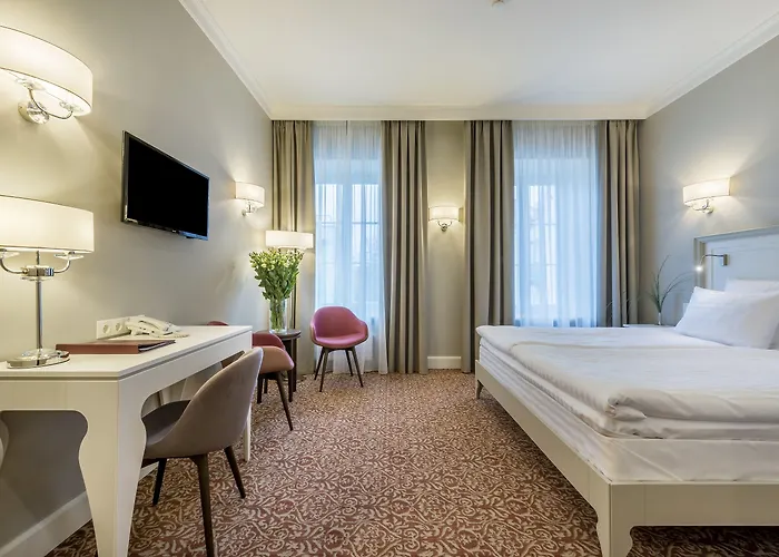 Hotel Ratonda Centrum 4*